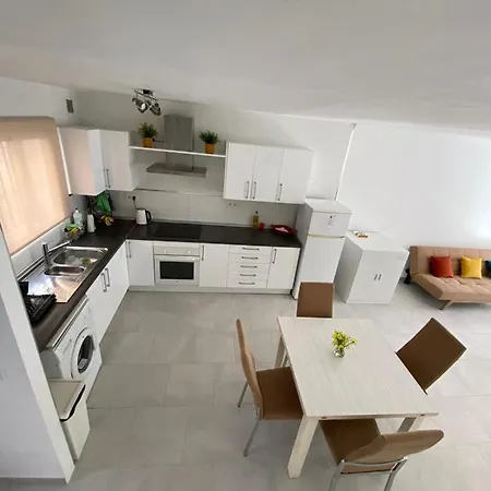 Casa De Palmeras Apartment *
